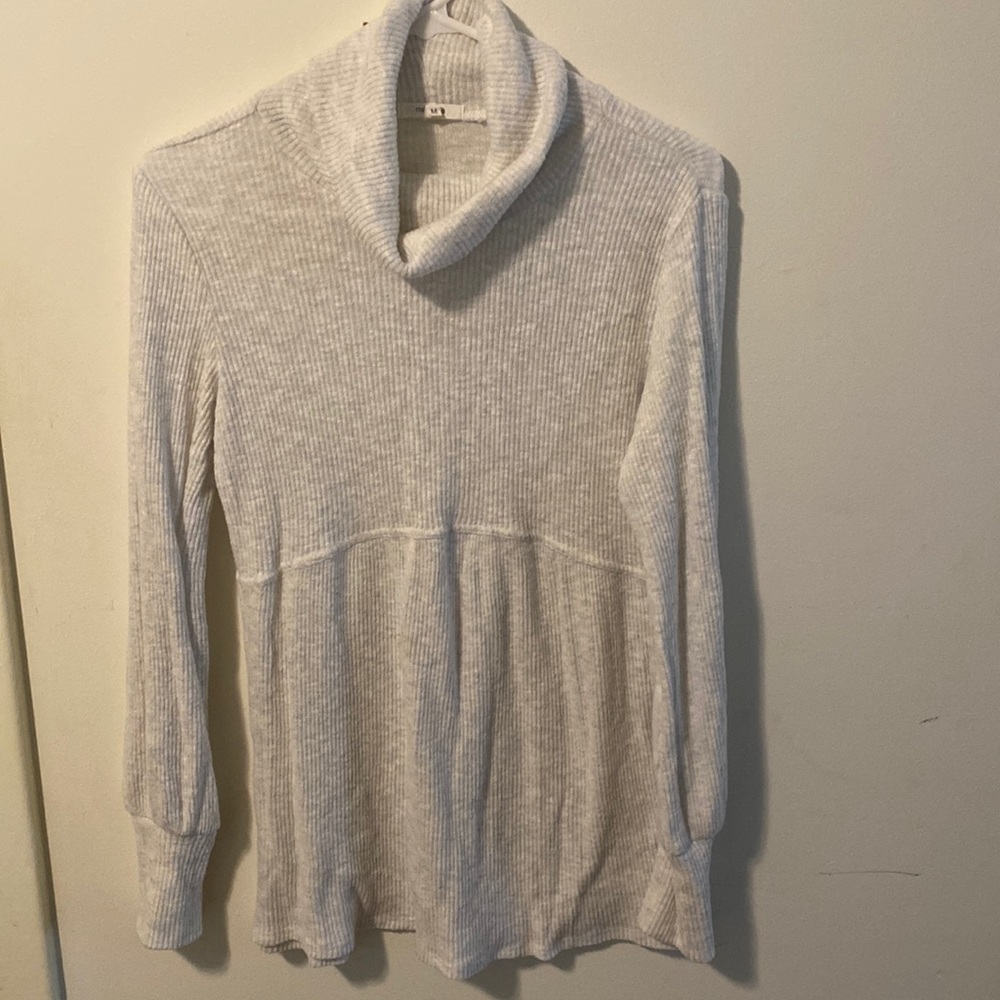 Maurice’s very light gray sweater with cowl neck